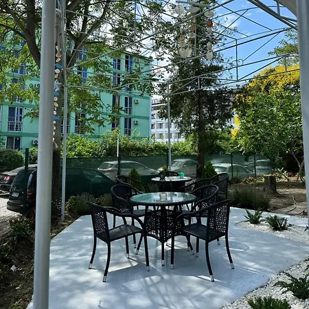 Legacy Hotel 2*